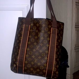 Louis Vuitton Beaubourg Tote bag authentic